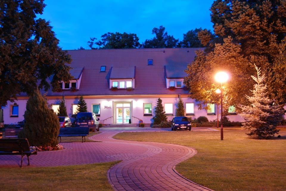 Chrobry Hotel Szprotawa ภายนอก รูปภาพ