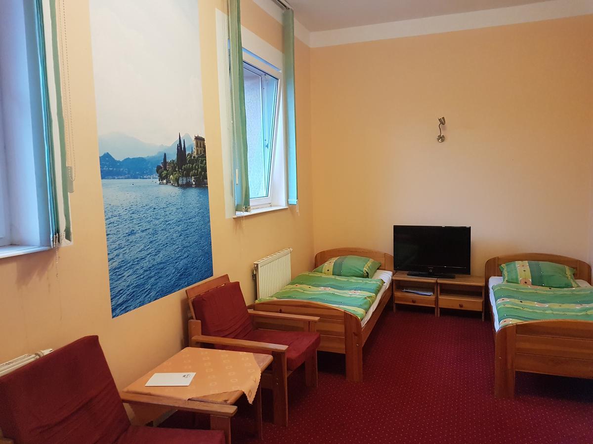 Chrobry Hotel Szprotawa ภายนอก รูปภาพ