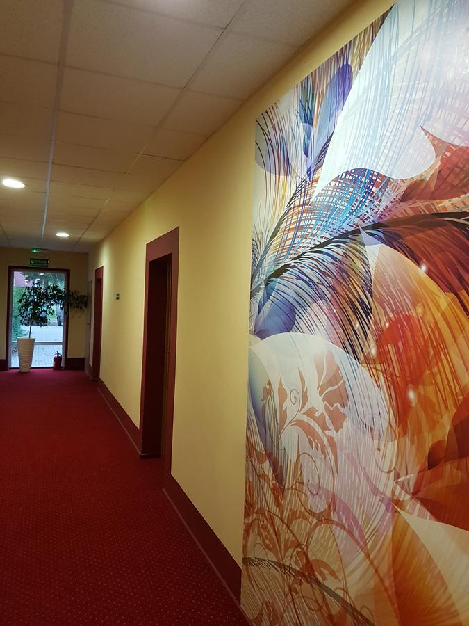 Chrobry Hotel Szprotawa ภายนอก รูปภาพ